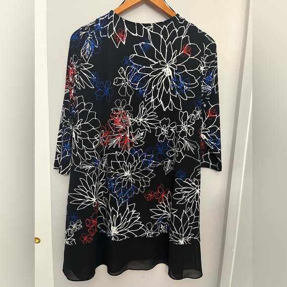 **Vince Camuto Floral Top Blouse Size 1X - Picture 2 of 5